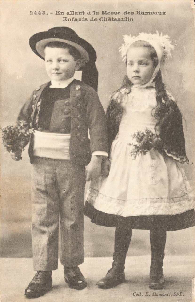 carte postale EN ALLANT A LA MESSE DES RAMEAUX Finistère 1903-1920 019073 Photo