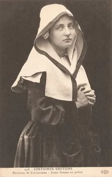 carte postale JEUNE FEMME EN PRIERE Finistère 1903-1920 019108 Photo