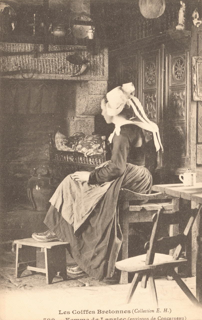 carte postale FEMME DE LANNIEC Finistère 1903 019140 Photo