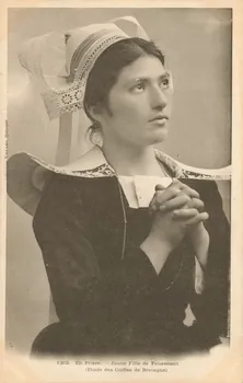 carte postale JEUNE FILLE EN PRIERE Finistère 1903 019255 Photo