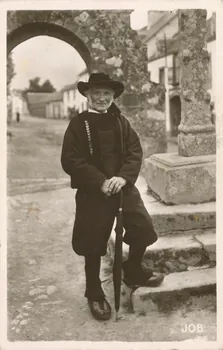 carte postale UN NOTABLE DE GOUEZEC Finistère 1956 019267 Photo