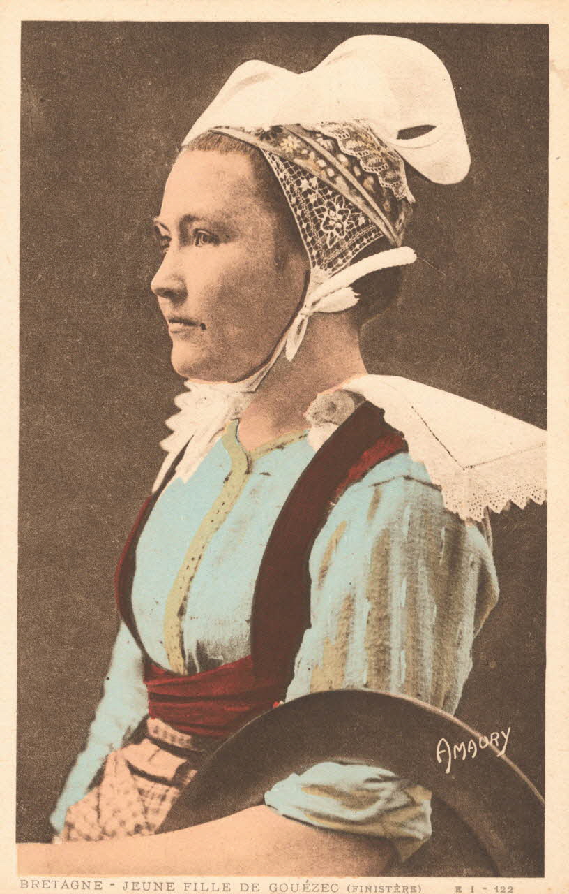carte postale JEUNE FILLE DE GOUEZEC Finistère 1921-1950 019275 Photo