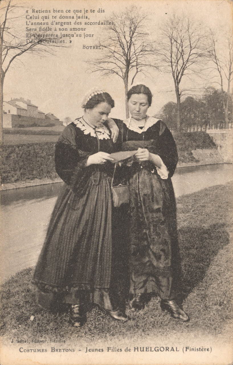 carte postale JEUNES FILLES Finistère 1921-1950 019279 Photo