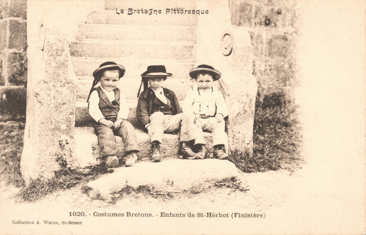 carte postale ENFANTS DE SAINT HERBOT Finistère 1903 019291 Photo