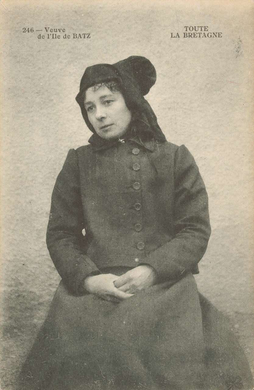 carte postale VEUVE DE L'ILE DE BATZ Finistère 1903 019303 Photo