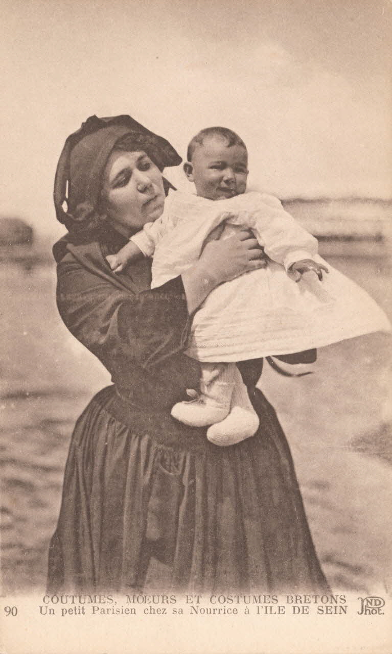 carte postale PETIT PARISIEN CHEZ SA NOURRICE France 1903-1920 019321 Photo