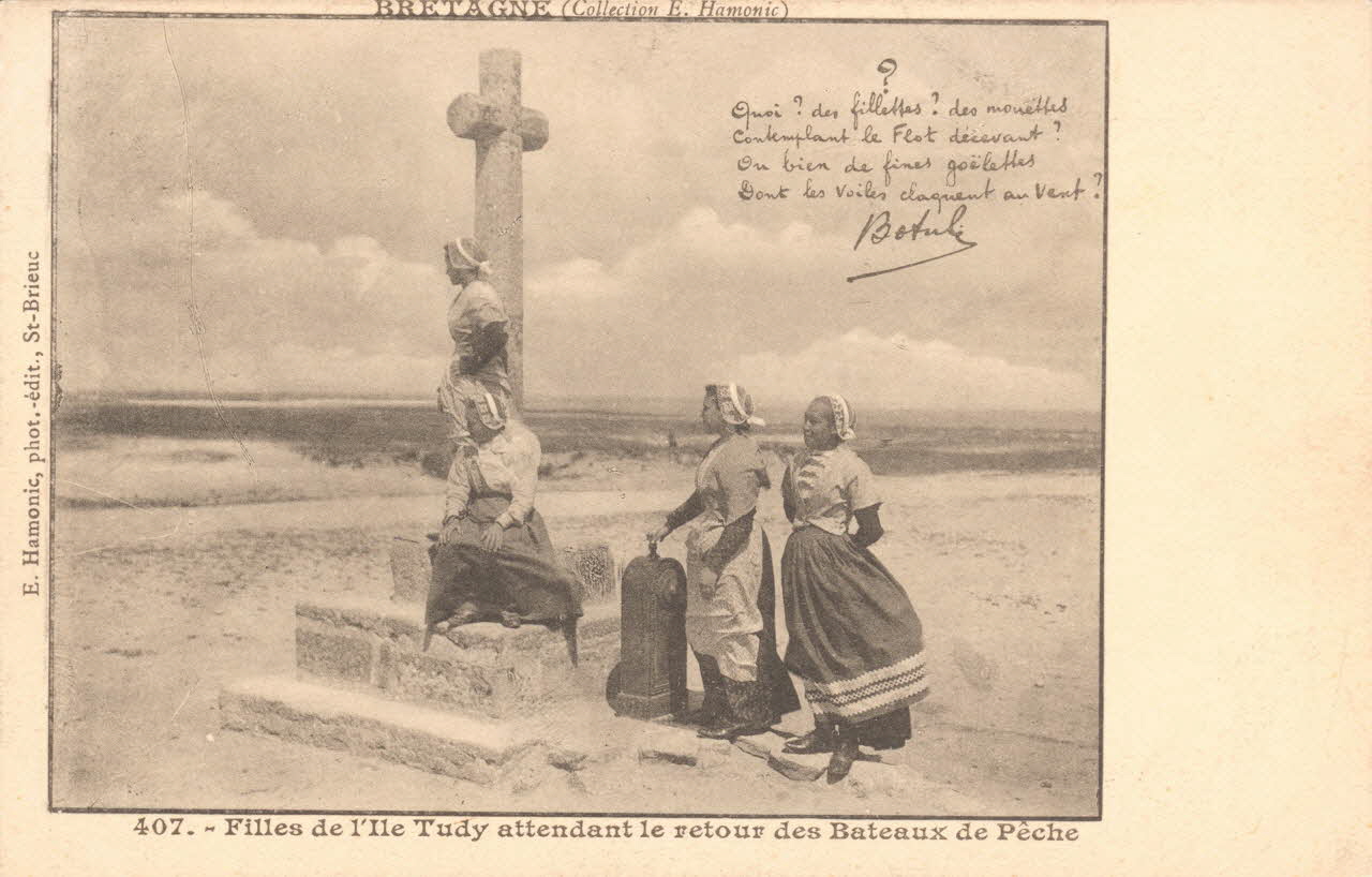 carte postale FILLES ATTENDANT LE RETOUR Finistère 1903 019328 Photo