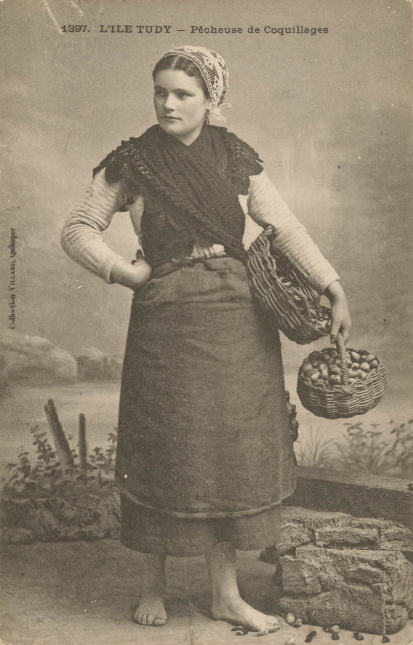 carte postale PECHEUSE DE COQUILLAGES Finistère 1903-1920 019329 Photo