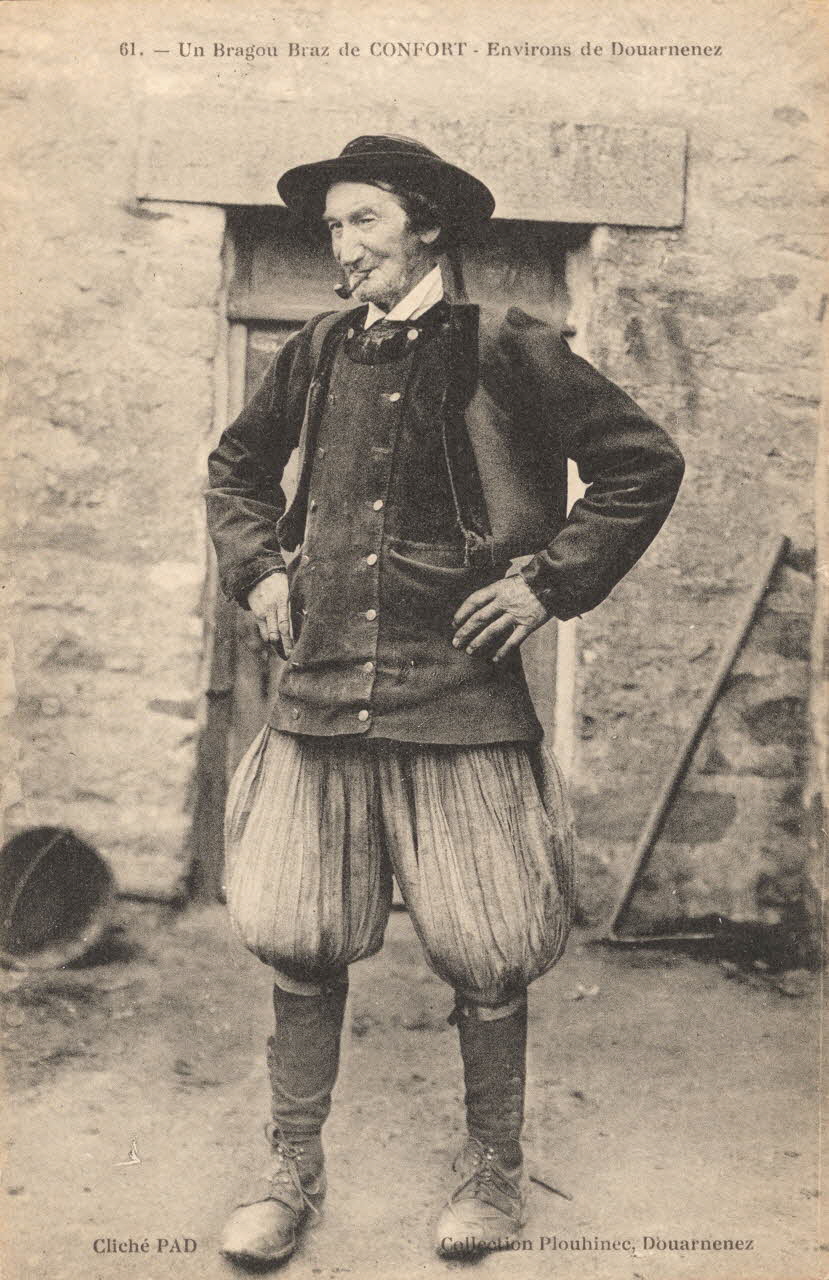 carte postale UN BRAGOU BRAZ DE CONFORT Finistère 1903-1920 019369  Photo