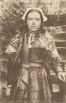 carte postale JEUNE FILLE DE L'ILE D'OUESSANT Finistère 1903-1920 019409 Photo