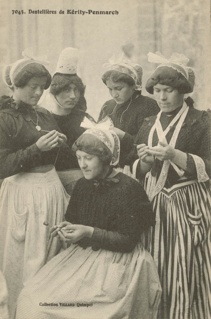 carte postale DENTELLIERES DE KERITY Finistère 1903-1920 019425 Photo