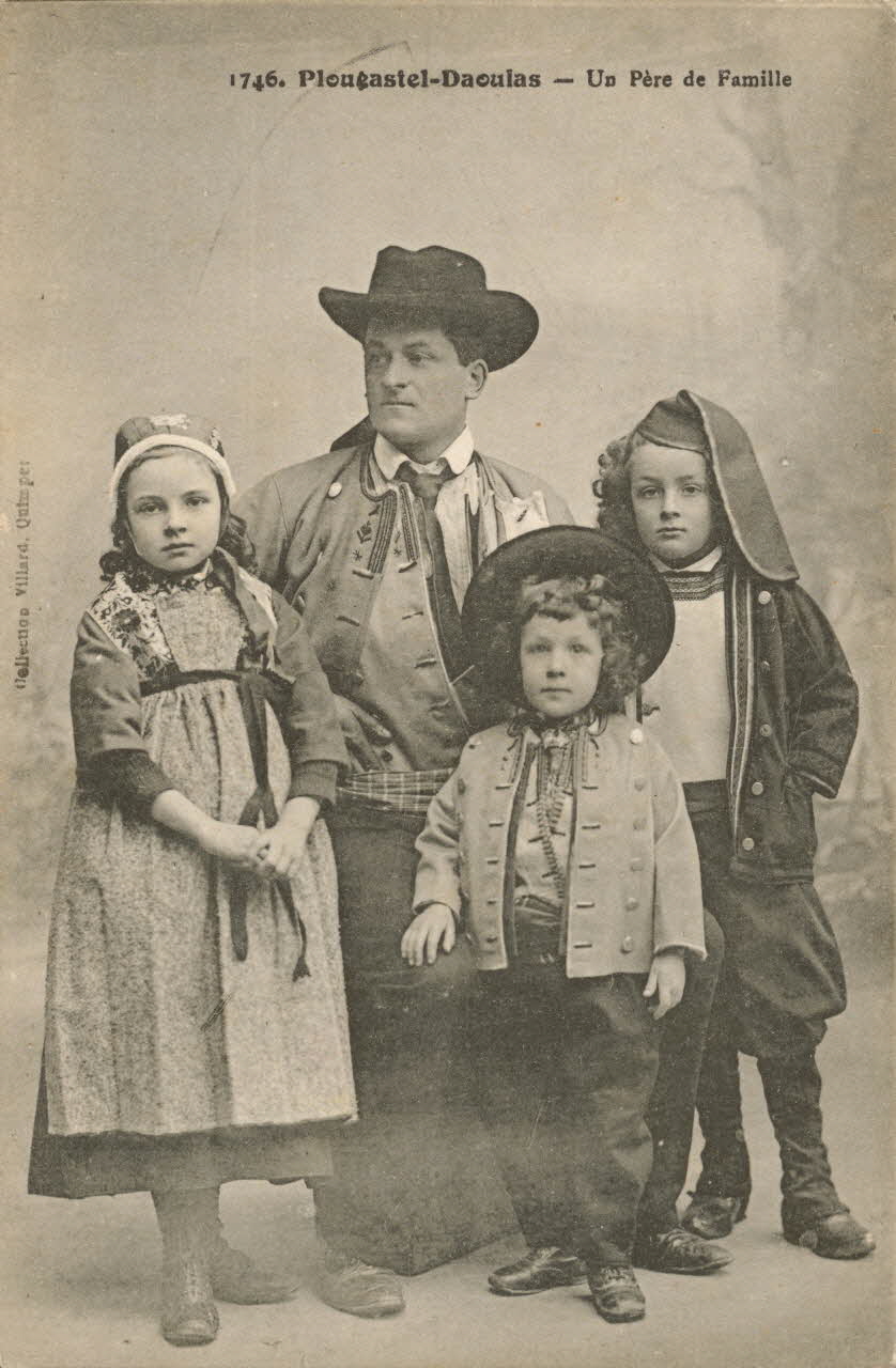 carte postale UN PERE DE FAMILLE Finistère 1903-1920 019510 Photo