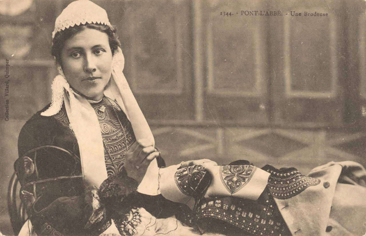 carte postale UNE BRODEUSE Finistère 1903-1920 019672 Photo