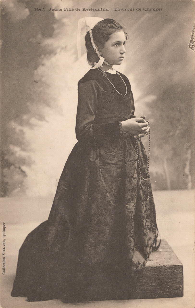 carte postale JEUNE FILLE DE KERFEUNTEN Finistère 1903-1920 019767 Photo