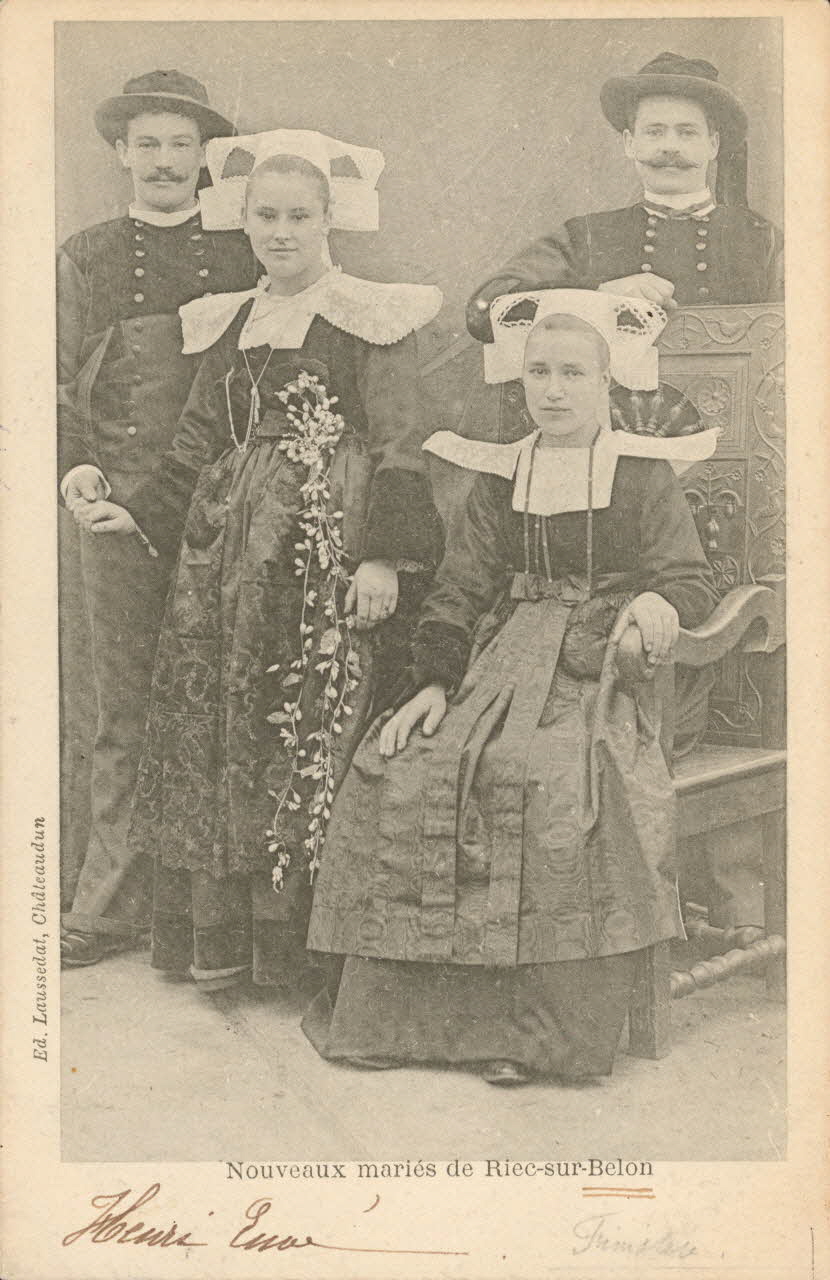 carte postale NOUVEAUX MARIES Finistère 1903 019804 Photo