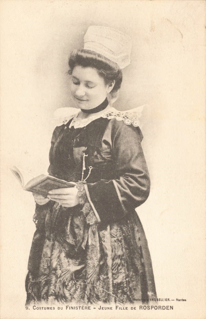carte postale JEUNE FILLE DE ROSPORDEN Finistère 1903-1920 019825 Photo