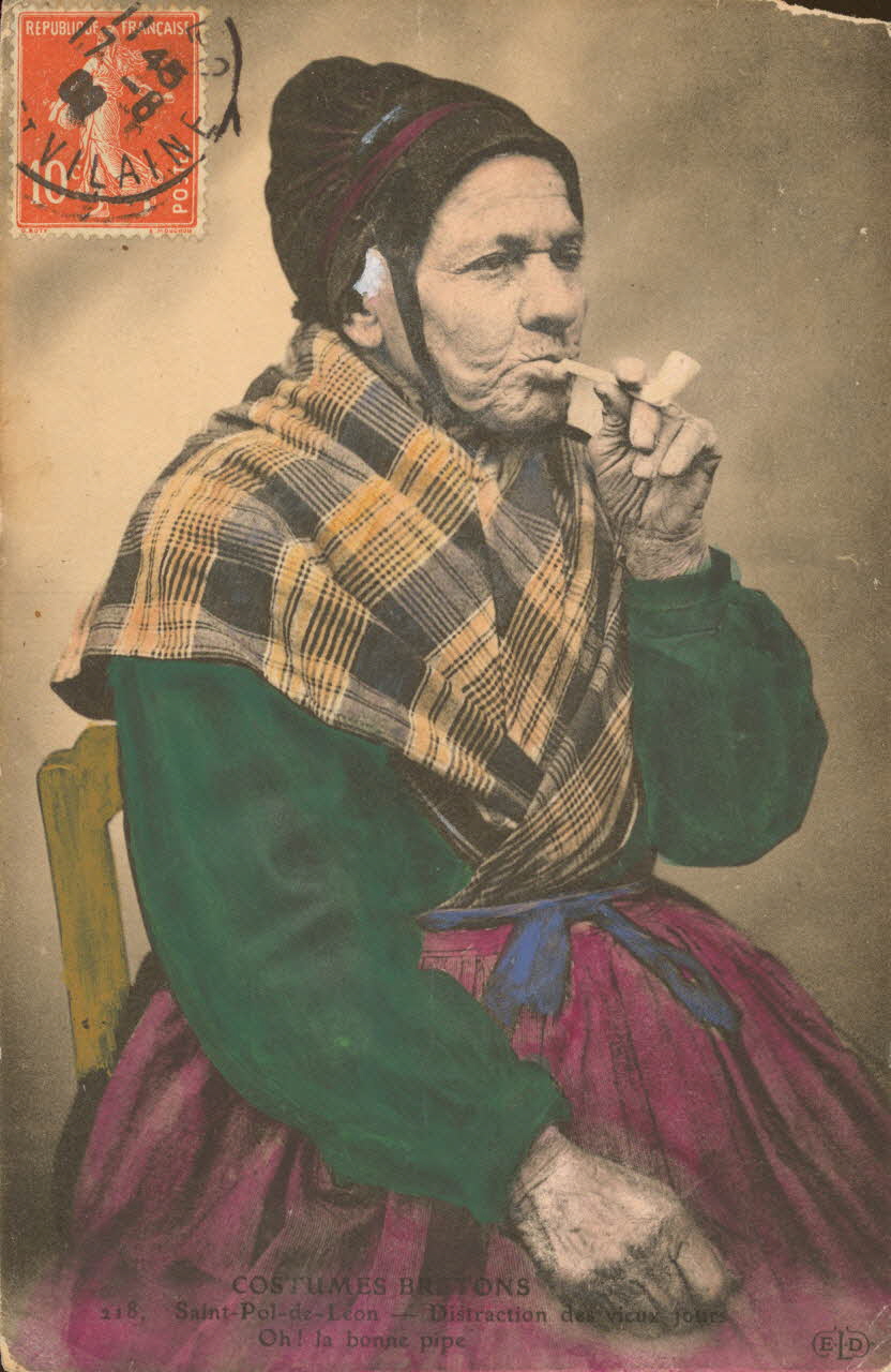carte postale DISTRACTION DES VIEUX JOURS Finistère 1903-1920 019851 Photo