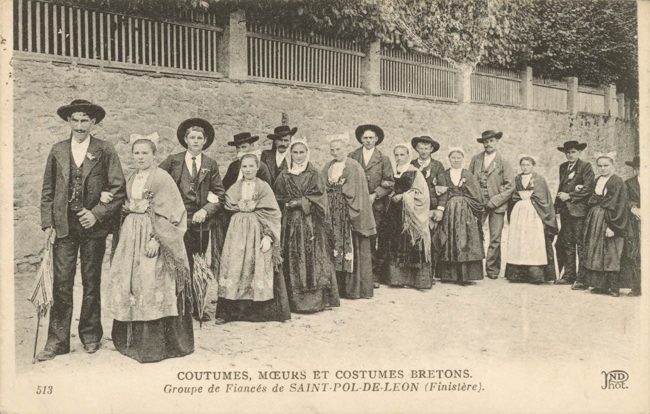 carte postale GROUPE DE FIANCES Finistère 1903-1920 019856 Photo