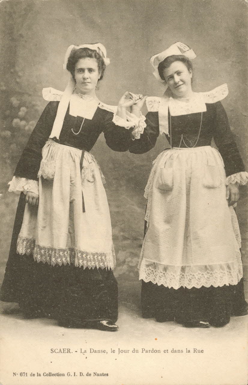 carte postale LA DANSE, LE JOUR DU PARDON Finistère 1903 019895 Photo