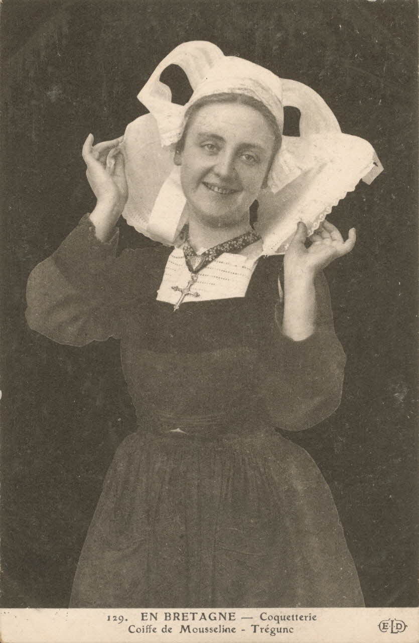 carte postale COQUETTERIE, COIFFE DE MOUSSELINE Finistère 1903-1920 019925 Photo