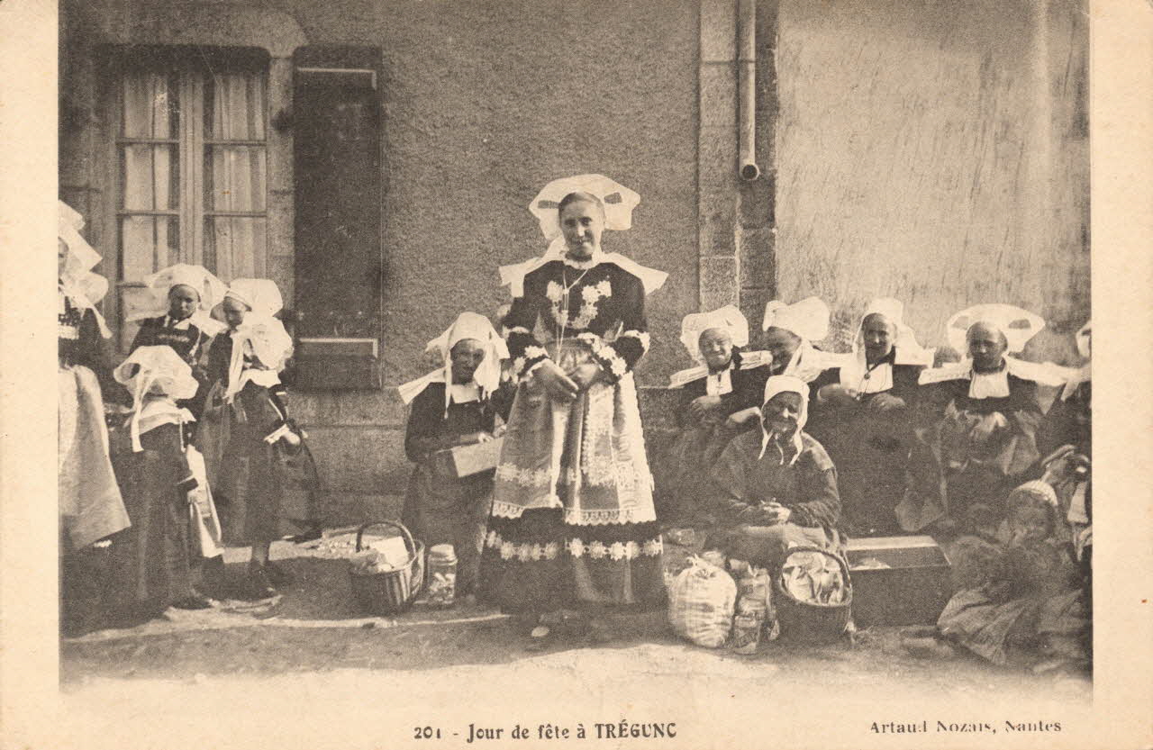 carte postale JOUR DE FETE Finistère 1903-1920 019930 Photo