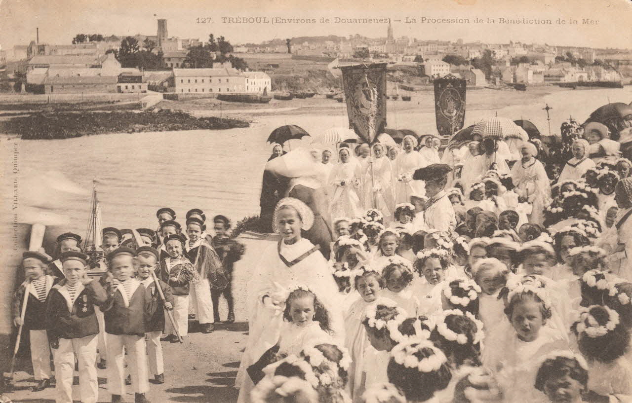 carte postale PROCESSION DE LA BENEDICTION Finistère 1903-1920 020015 Photo