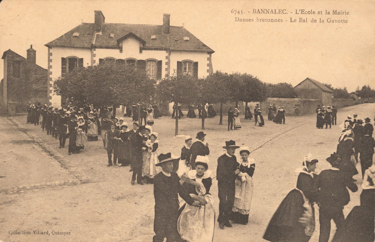 carte postale LE BAL DE LA GAVOTTE Finistère 1903-1920 020065 Photo