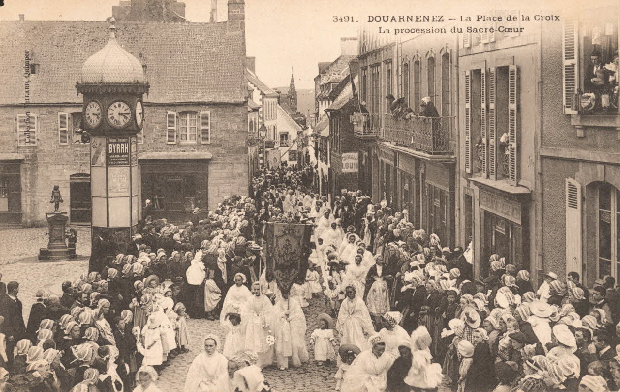 carte postale PROCESSION DU SACRE COEUR Finistère 1903-1920 020131 Photo