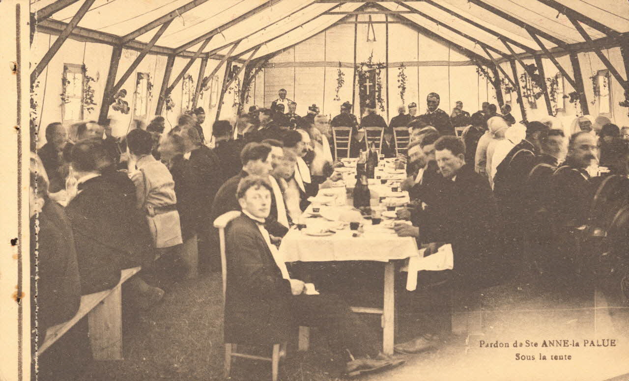 carte postale SOUS LA TENTE Finistère 1903-1920 020225 Photo