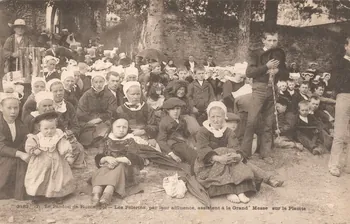 carte postale PELERINS A LA GRAND'MESSE Finistère 1903 020317 Photo