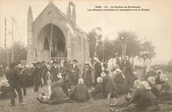 carte postale PELERINS ATTENDANT LA PROCESSION Finistère 1903 020322 Photo