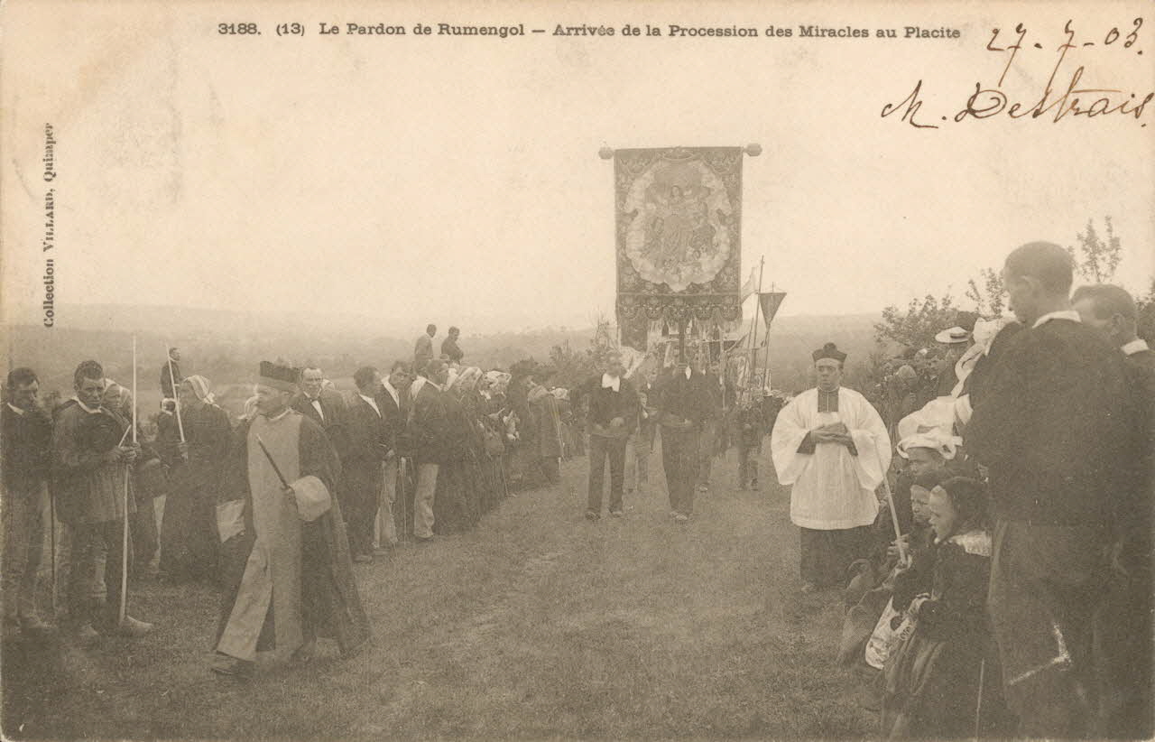carte postale ARRIVEE DE LA PROCESSION Finistère 1903 020323 Photo