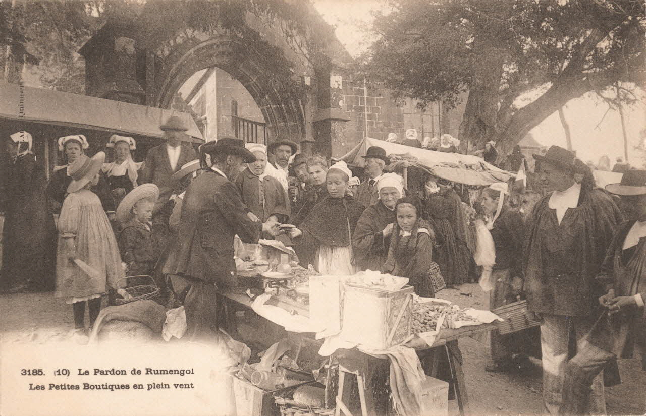 carte postale PETITES BOUTIQUES EN PLEIN VENT Finistère 1903 020332 Photo