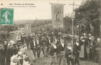 carte postale PROCESSION GRAVISSANT LA MONTAGNE Finistère 1909 020333 Photo