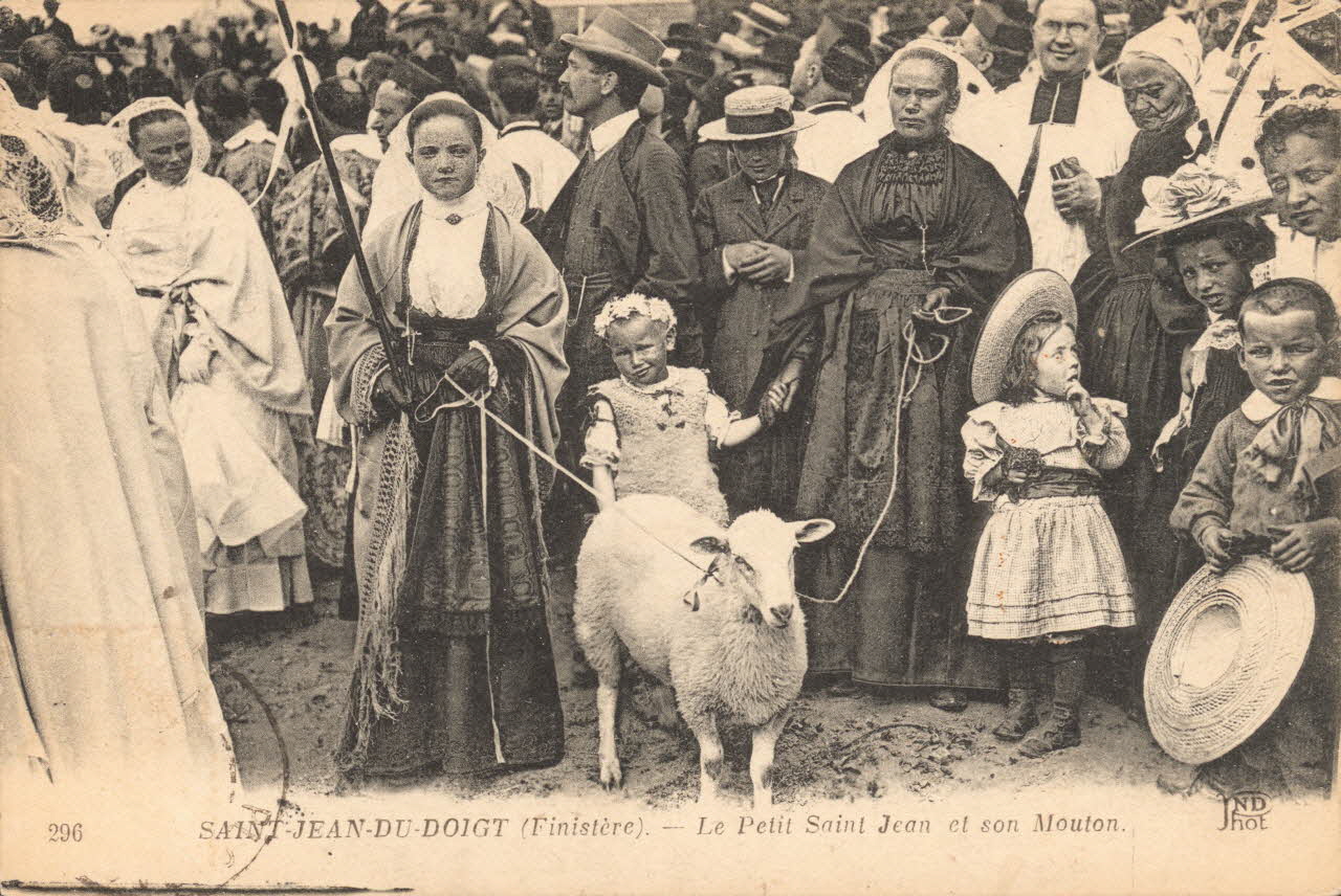 carte postale LE PETIT ST JEAN ET SON MOUTON Finistère 1920 020336 Photo