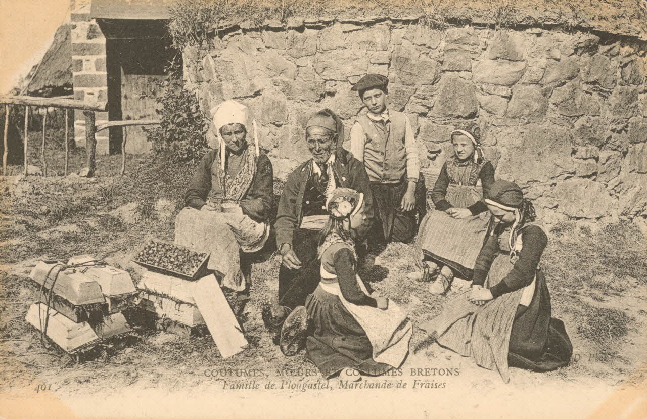 carte postale MARCHANDE DE FRAISES Finistère 1903-1920 020405 Photo