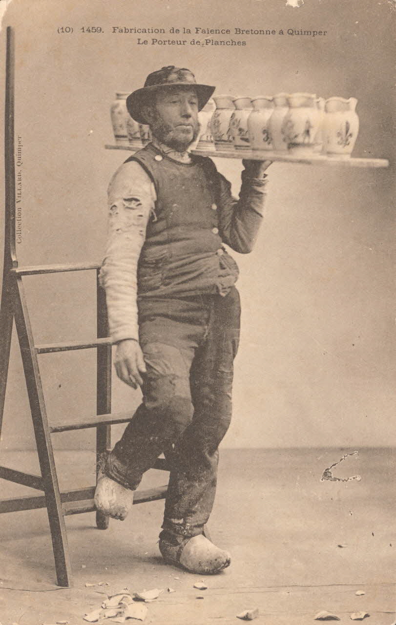 carte postale LE PORTEUR DE PLANCHES Finistère 1903-1920 020455 Photo