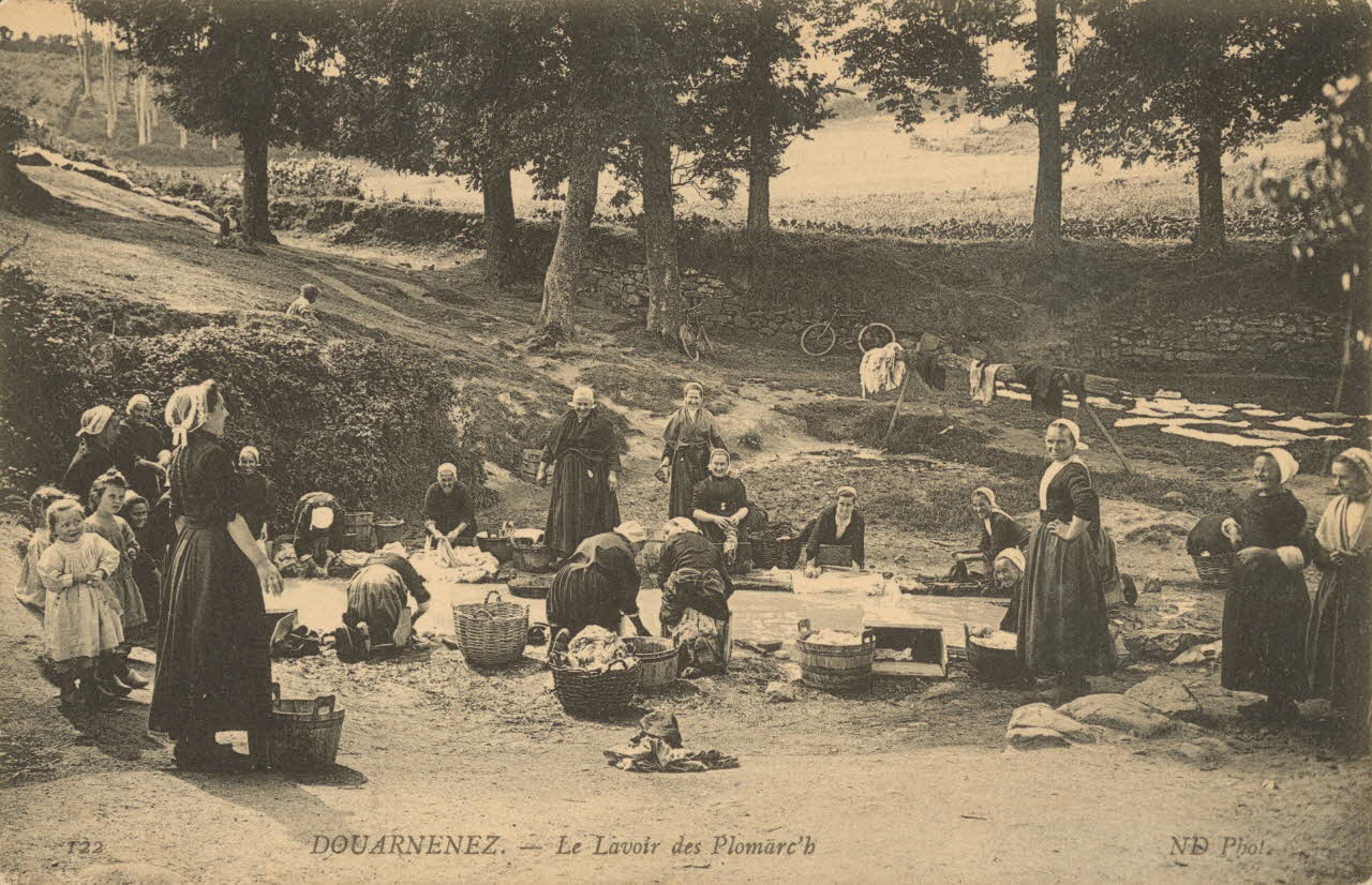 carte postale LE LAVOIR DES PLOMARC'H Finistère 1903-1950 020475 Photo