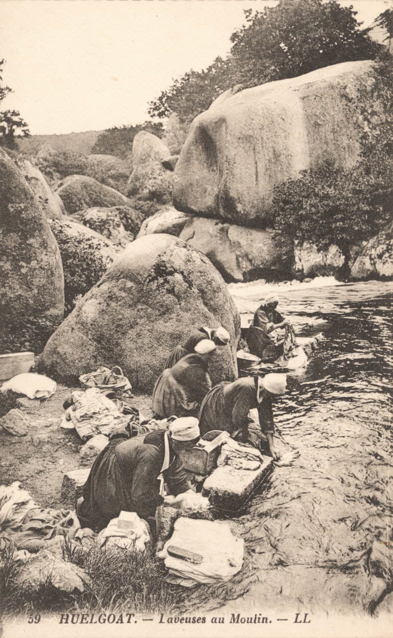 carte postale LAVEUSES AU MOULIN Finistère 1903-1950 020481 Photo