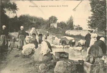 carte postale DOUE ET FONTAINE DE LA TRINITE Finistère 1903-1950 020494 Photo