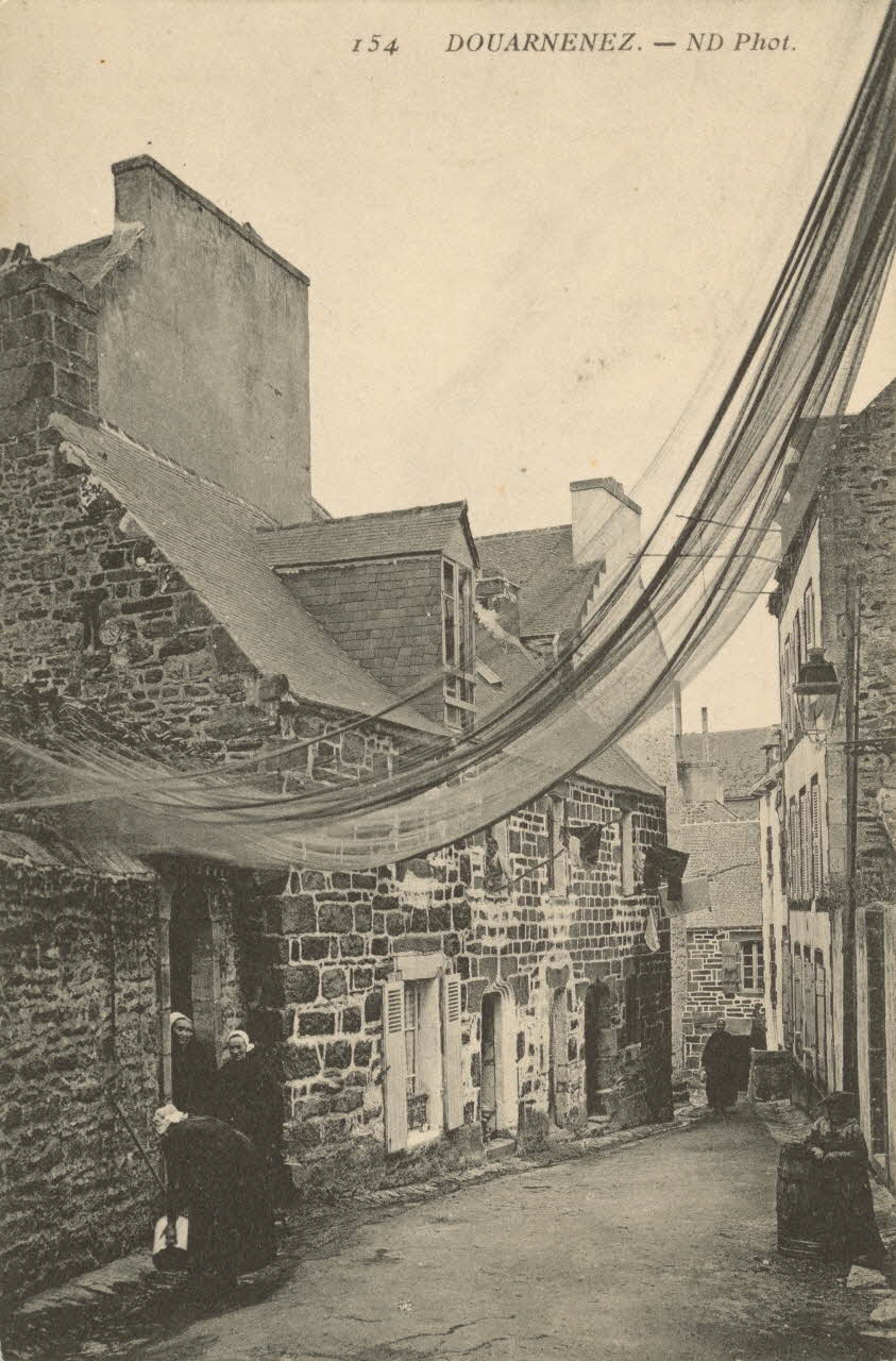 carte postale DOUARNENEZ Finistère 1903-1920 020611 Photo