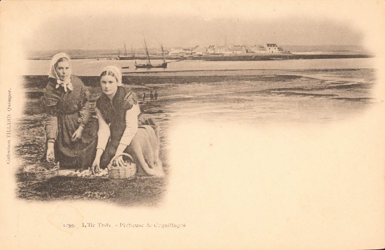 carte postale PECHEUSES DE COQUILLAGES Finistère 1903 020618 Photo