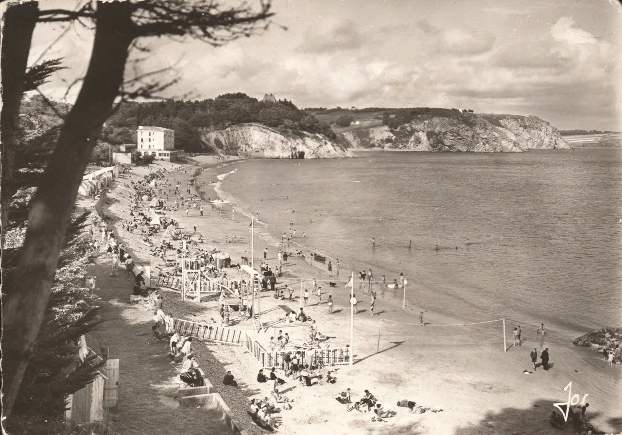 carte postale VUE GENERALE DE LA GRANDE PLAGE Finistère 1950 020673 Photo