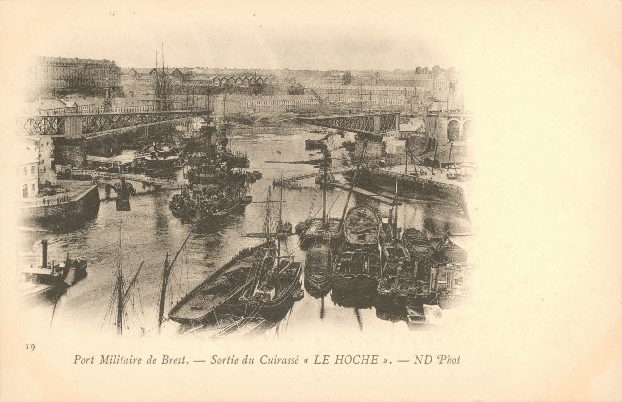 carte postale SORTIE DU CUIRASSE "LE HOCHE" Finistère 1903 021530 Photo