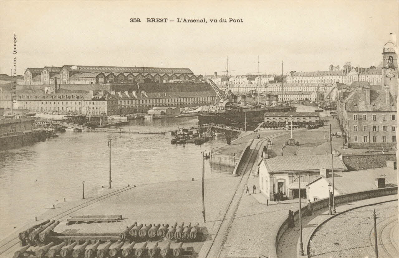 carte postale L'ARSENAL VU DU PONT Finistère 1903-1920 021539 Photo