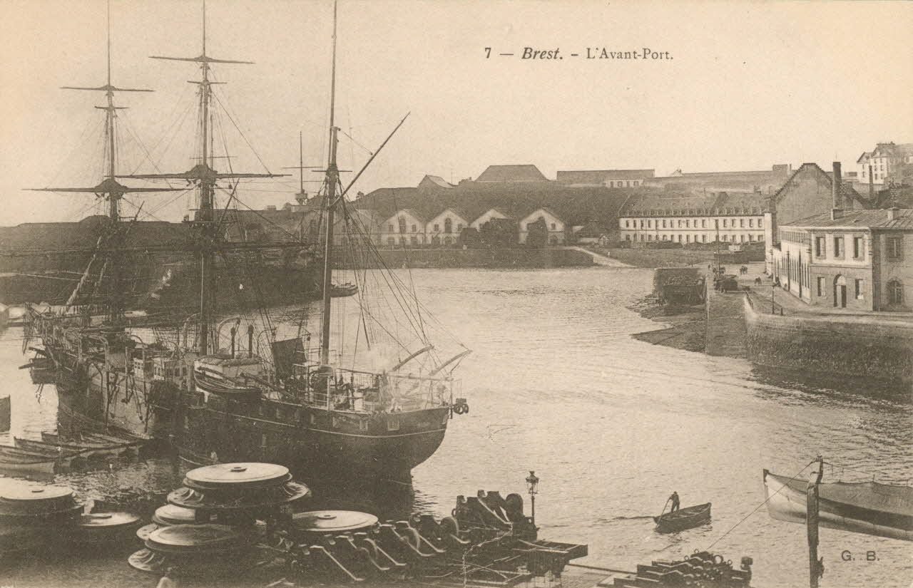 carte postale L'AVANT-PORT Finistère 1903-1920 021585 Photo