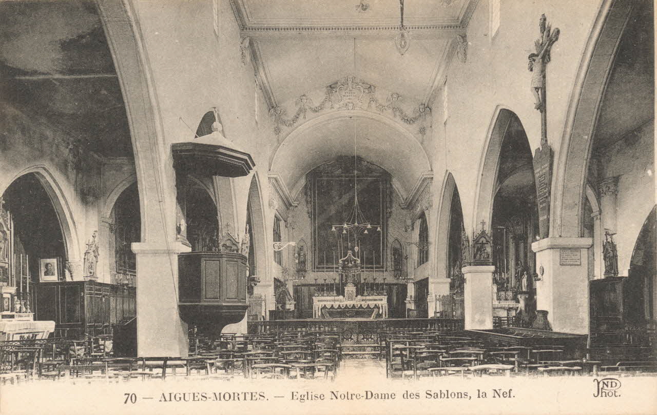 carte postale EGLISE NOTRE-DAME DES SABLONS, LA NEF Gard 1903-1920 021829 Photo