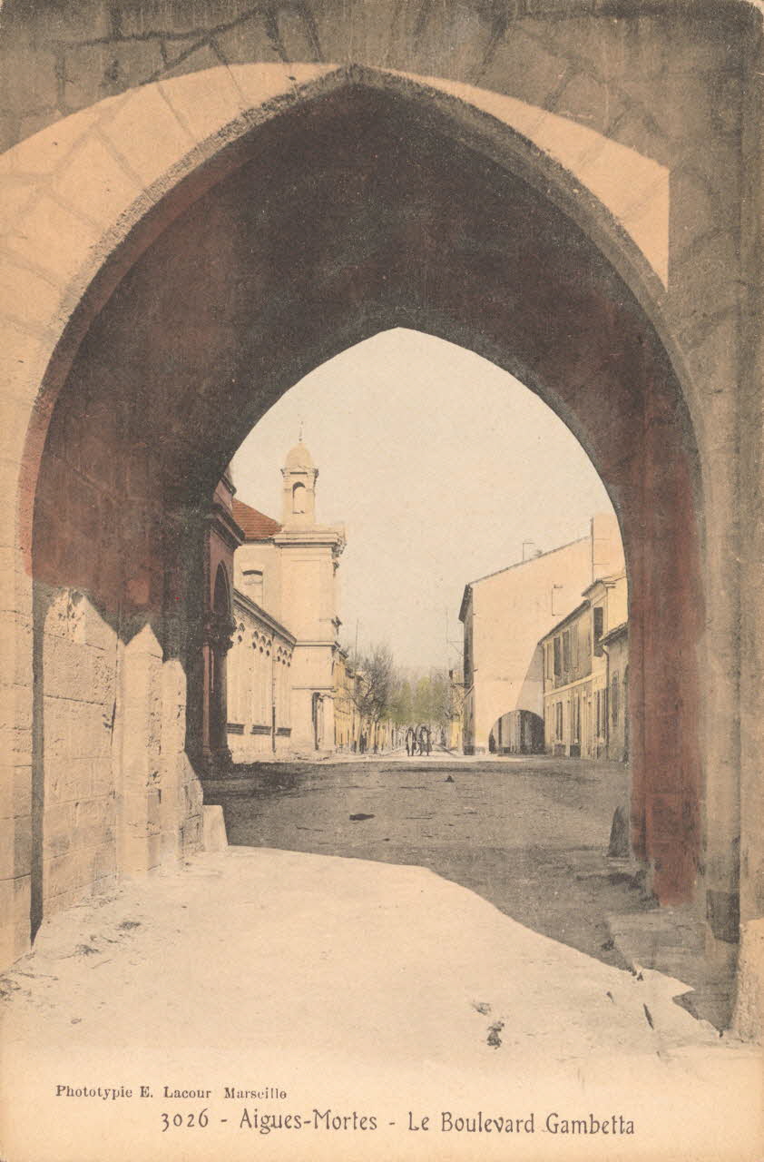 carte postale LE BOULEVARD GAMBETTA Gard 1903-1920 021866 Photo