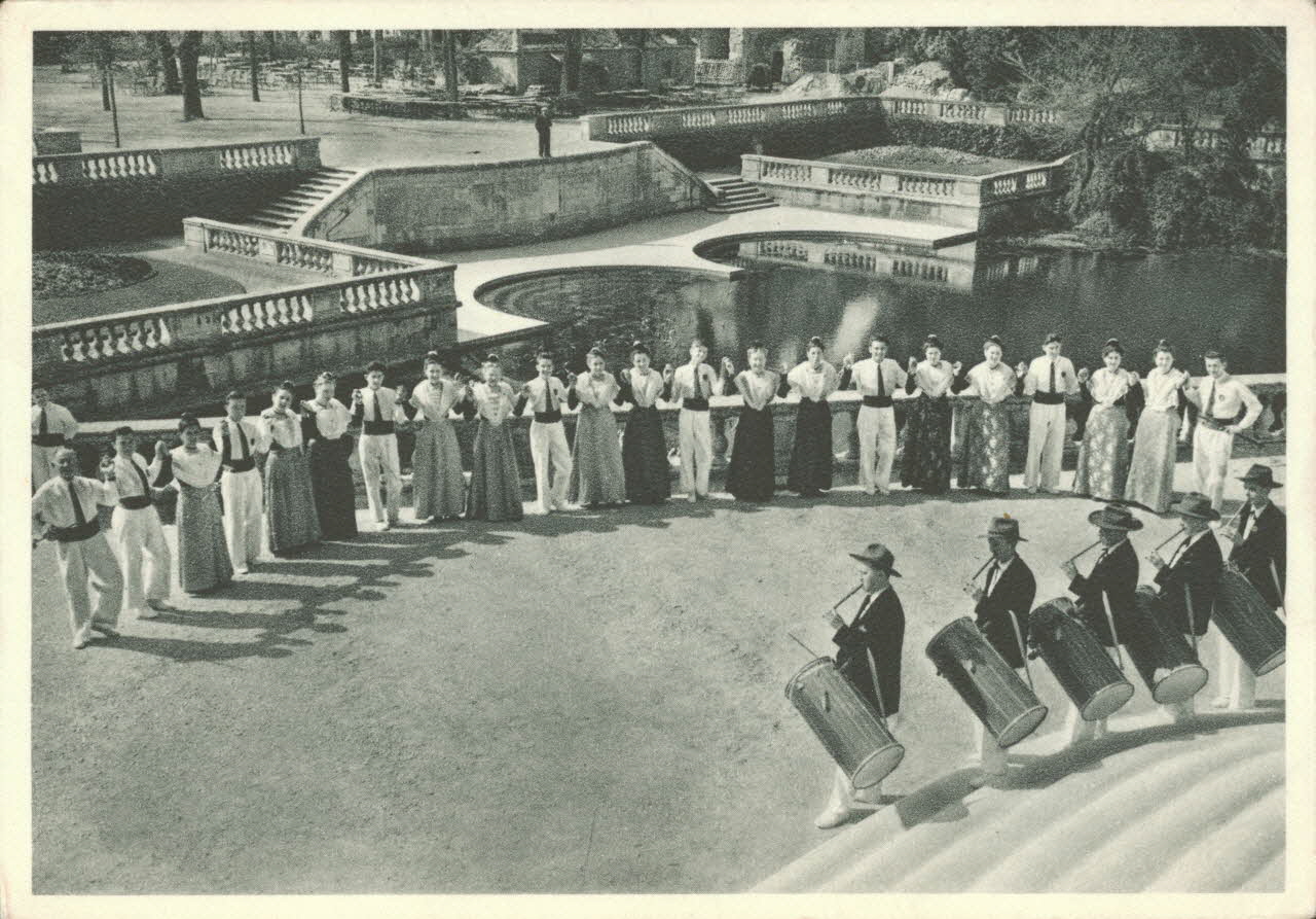 carte postale FARANDOLEURS CHEMINOTS NIMOIS Gard 1956 021901 Photo