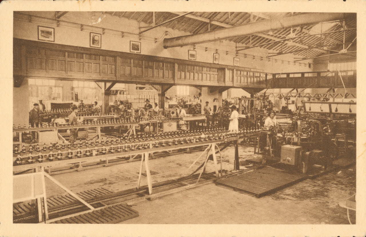 carte postale SALLE D'EMBOUTEILLAGE Gard 1921-1950 021915 Photo